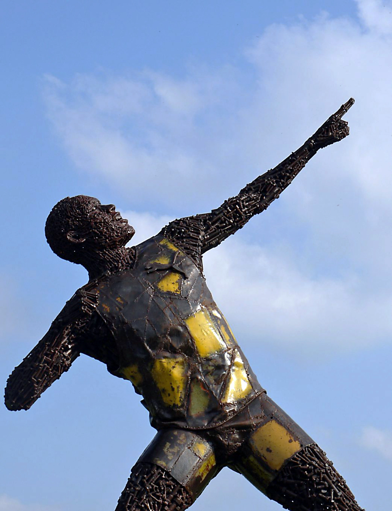 Статуи свободы: Как бег вдохновляет художников-скульпторов ...
